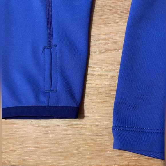 🚩SOLD 🚩Marmot Women's cornflower Blue thumb hole 1/2 zip jacket size Medium - Picture 4 of 8